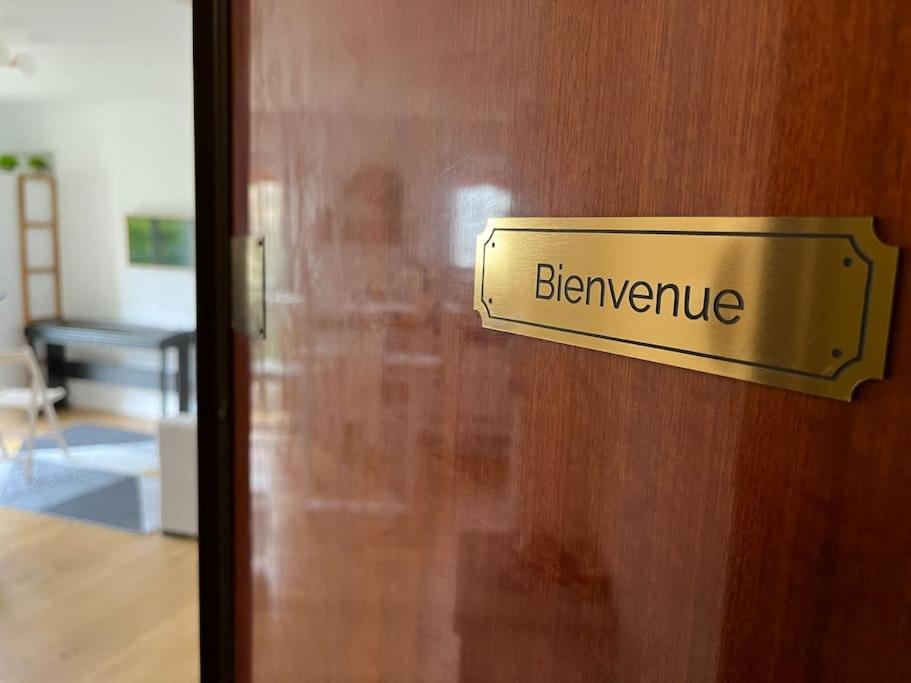 Superbe Appartement Avec Belle Vue Jardin ปารีส ภายนอก รูปภาพ