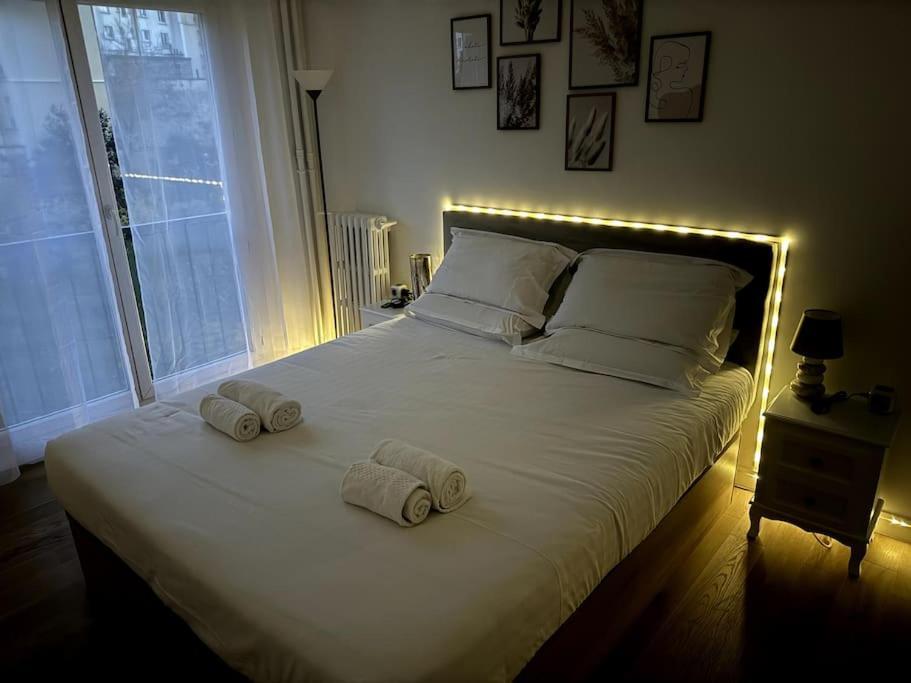 Superbe Appartement Avec Belle Vue Jardin ปารีส ภายนอก รูปภาพ